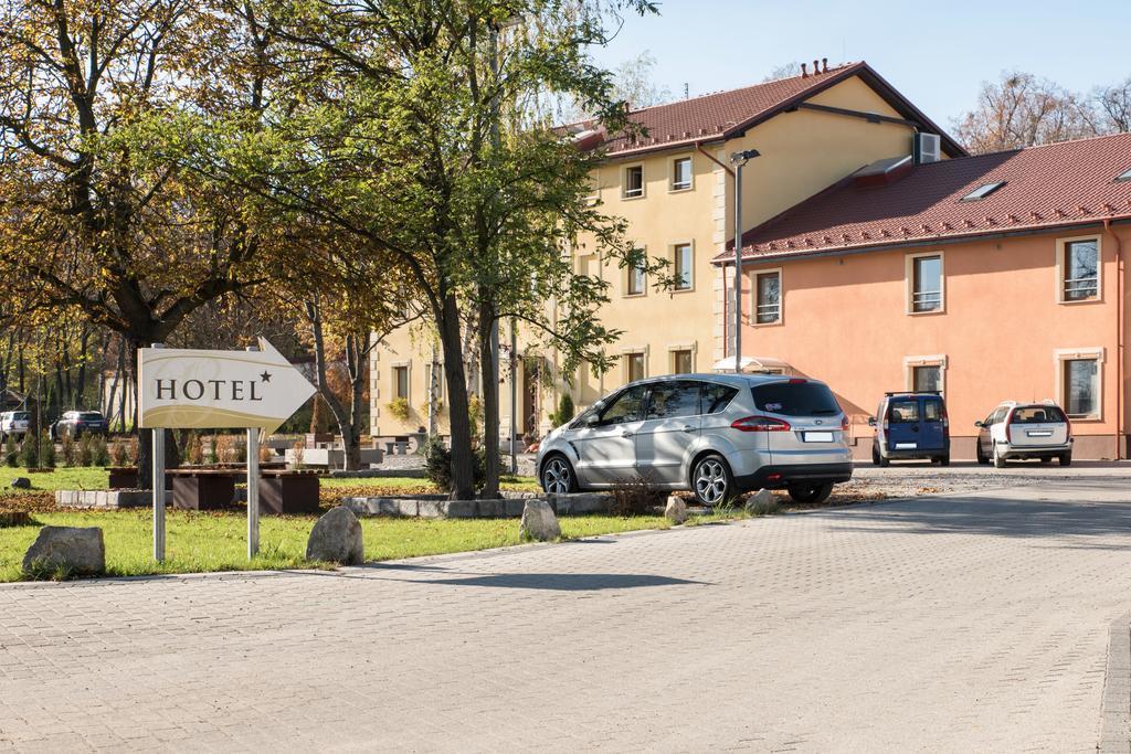 Hotel I Restauracja Brochow Breslau Exterior foto